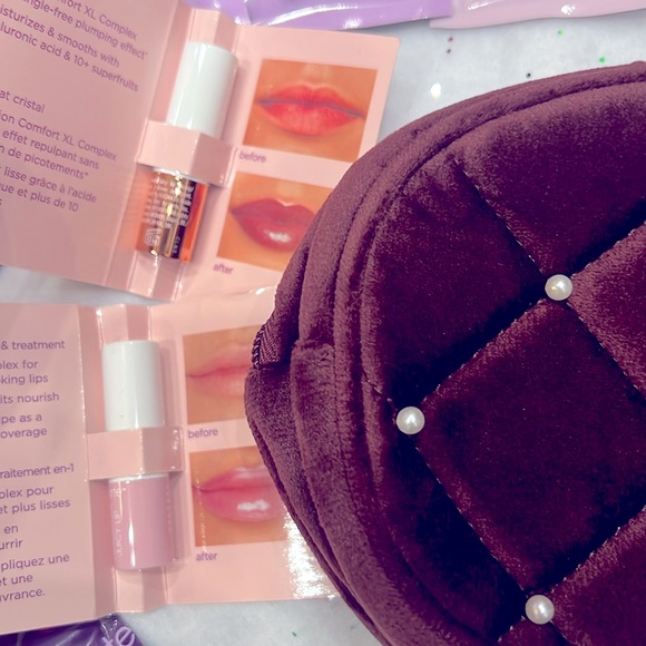 New taste makeup bundle and bag - Picture 4 of 4